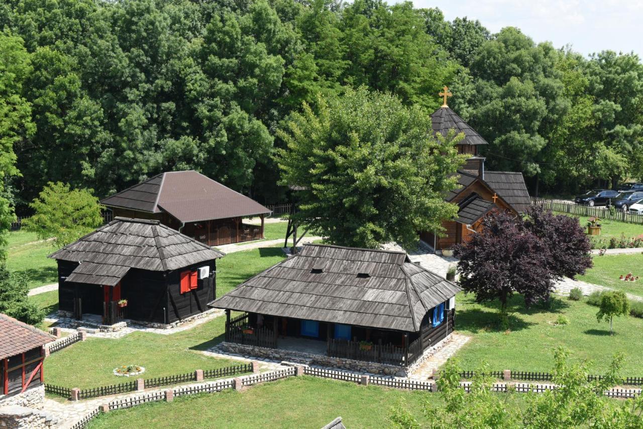 Etno Selo Moravski Konaci Velika Plana Exterior photo